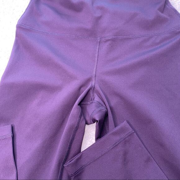 Nude Tech Dark Purple Capri Soft Leggings M - Picture 6 of 9